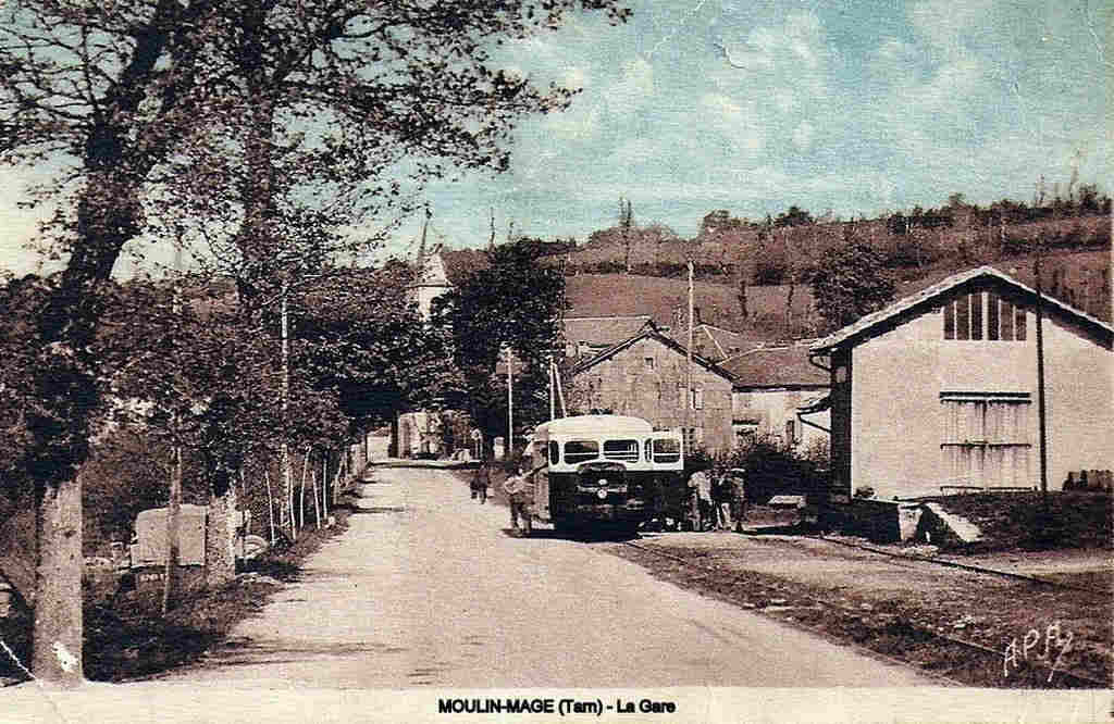Agrandir l'image Autorail en gare de Moulin-Mage