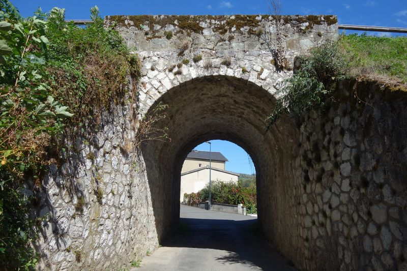 de l'arrêt de Recousinez à la gare de Lacaune-les-Bains