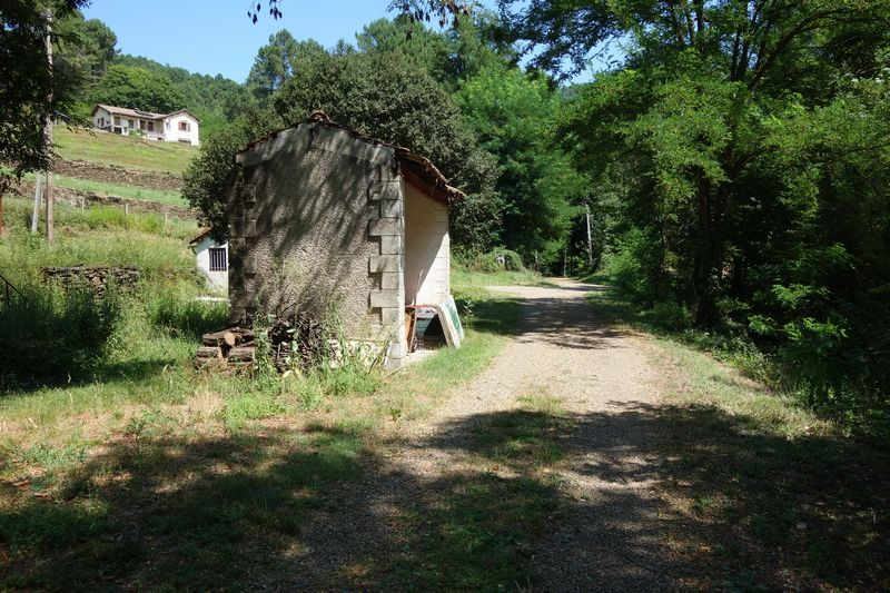 Abri de l'arrêt de la Devèze