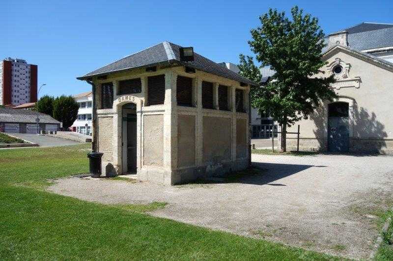 Toilettes de la gare de Montauban-Villenouvelle