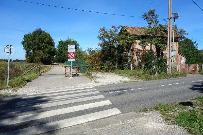 maisonnette de garde-barrière du PN 24 entre La Magdelaine et Villemur-Haute-Garonne