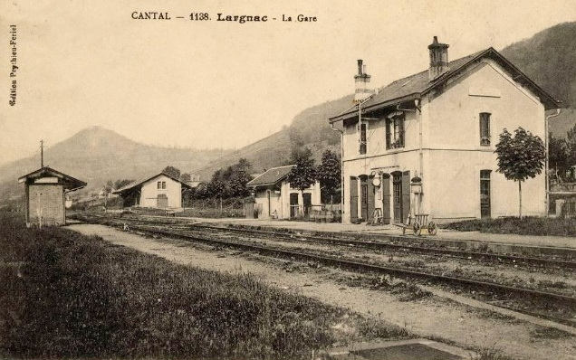 De la gare de Champagnac-les-Mines à la gare de Largnac