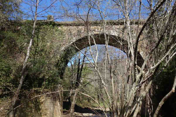 Pont ferroviaire sur le ruisseau d'Espaze