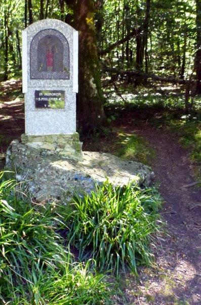 Sainte Philomne Route Forestire des Fours  Verre