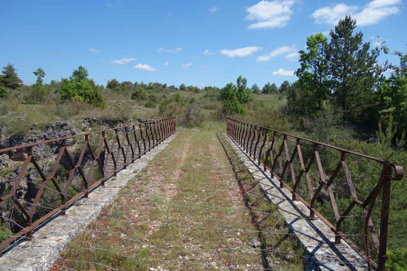 De la gare de Nant - Comberedonde  la gare de l'Hospitalet du Larzac