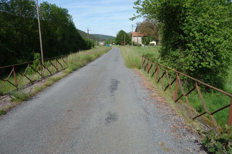 De la gare d'Alzon à la gare de Sauclières