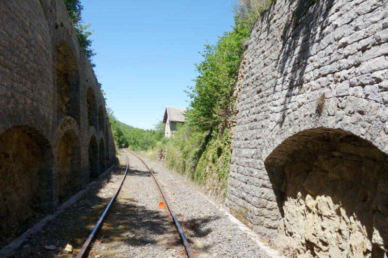De la gare de Sainte-Eulalie-de-Cernon à la gare de Lapanouse-de-Cernon